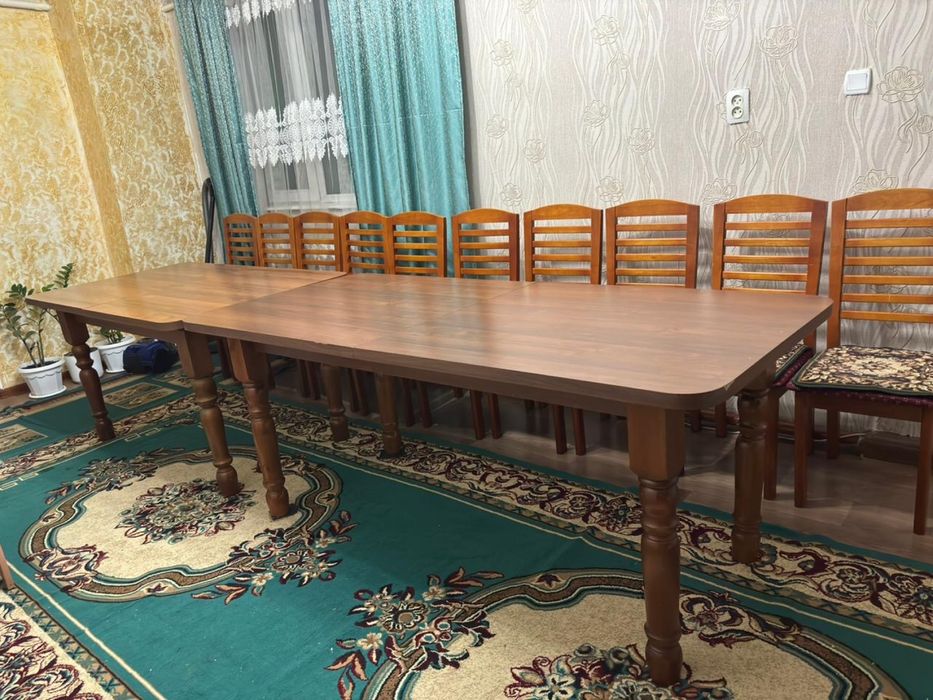 Продам  стол в гостиную