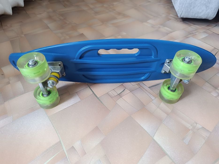 Продам скнйтборд