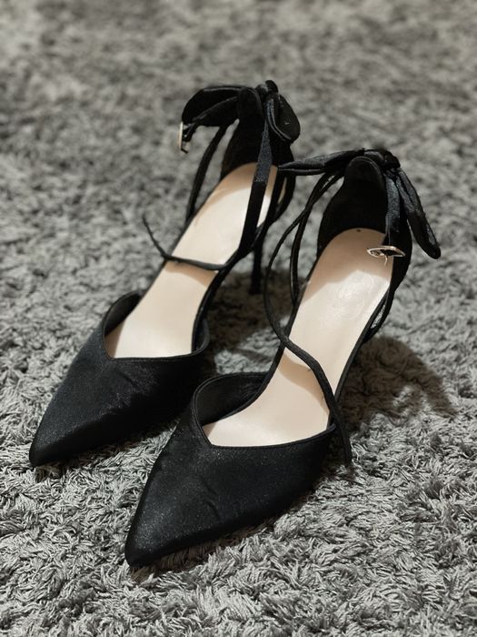 Pantofi stiletto
