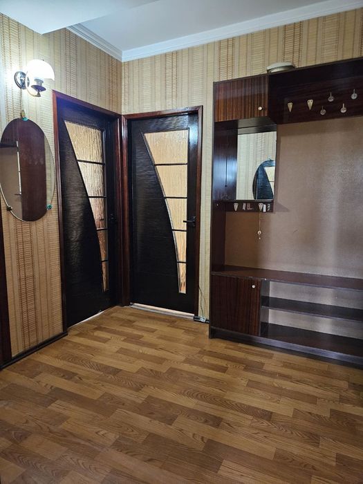 Чиланзар 22-й квартал продаю  Четырёх комнатную