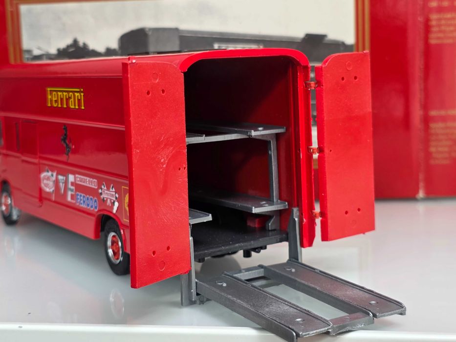 Macheta Auto 1/43 Old Cars OM 150 Rolfo Ferrari Racing Transporter