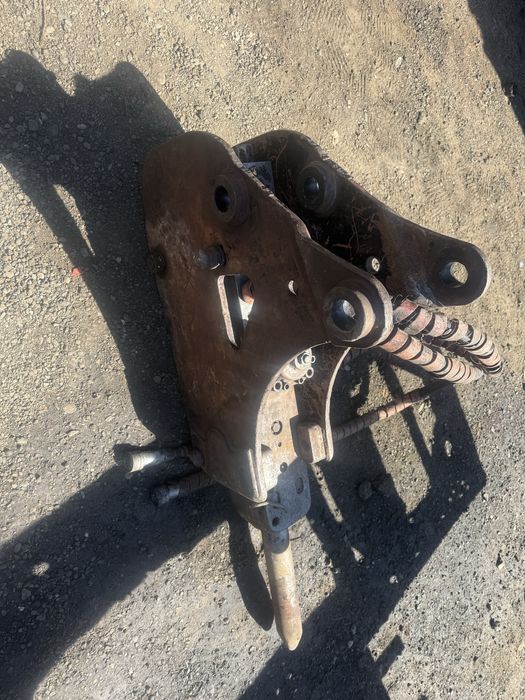 Продам гидромолот jcb