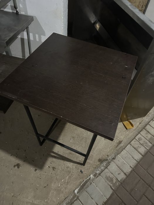 Продается стол в хорошем состояний