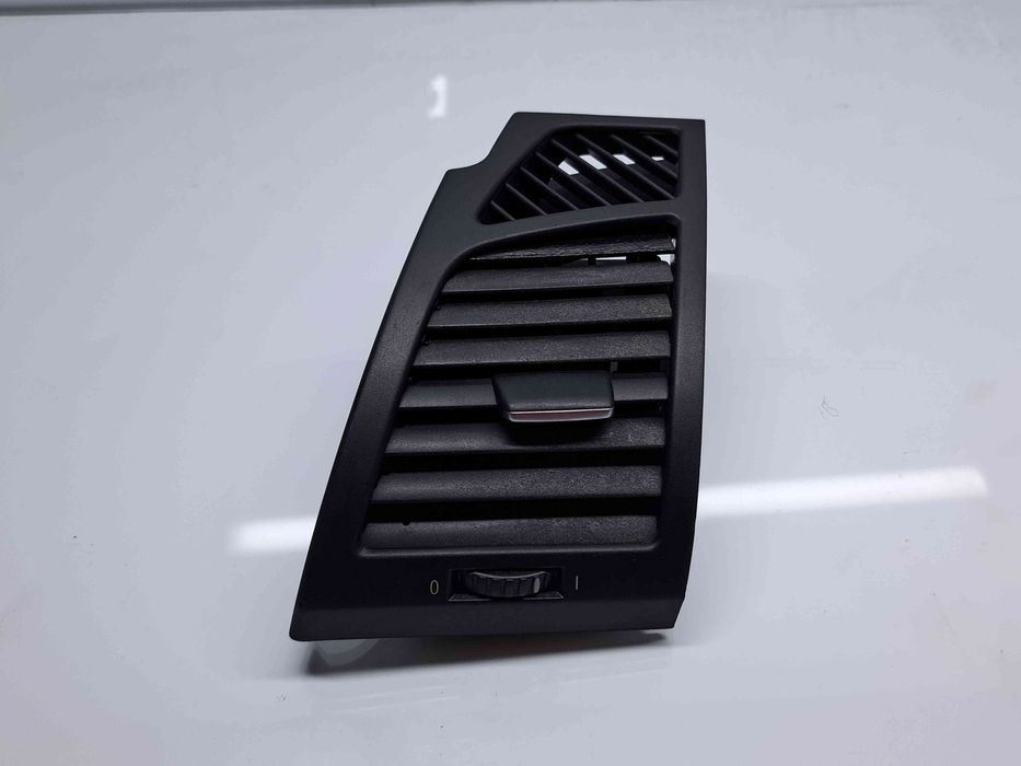Grila aerisire stanga Bmw 1 cabriolet (E88) [Fabr 2008-2013] 7059187-
