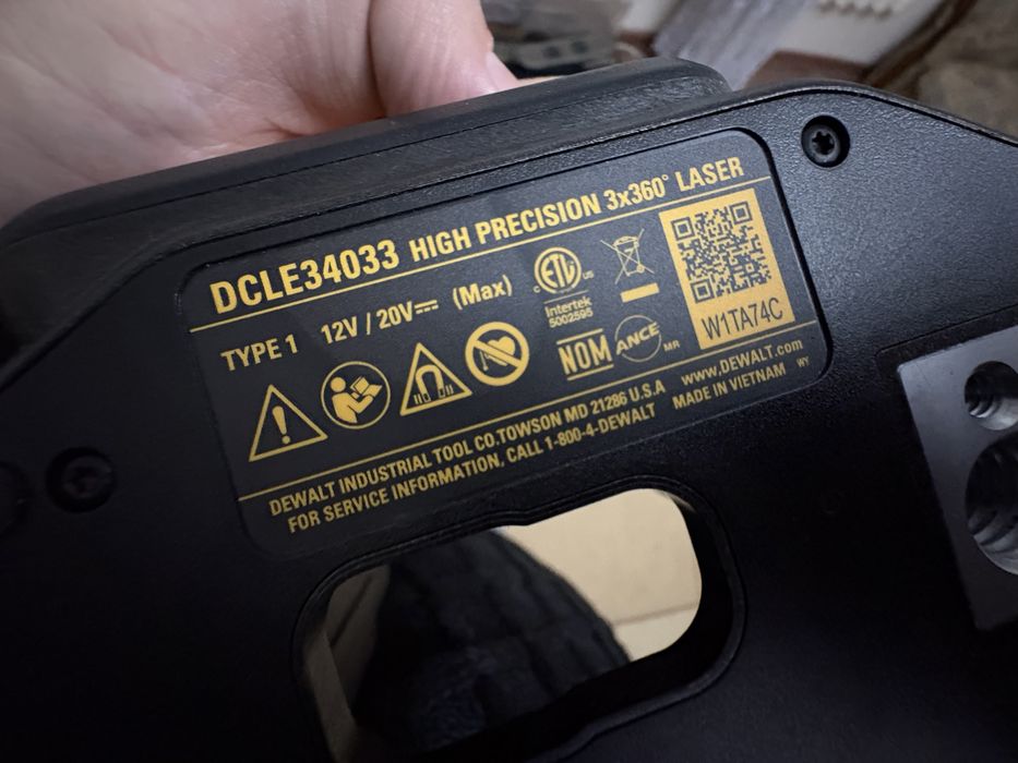 Лазерный уровень нивелир DeWalt DCLE34033D1