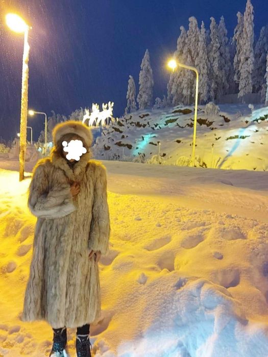 Дамски кожух и шапка от бяла лисица
