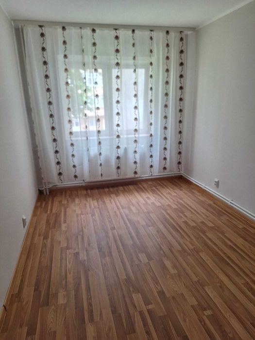 Apartament cu 3 camere decomandate