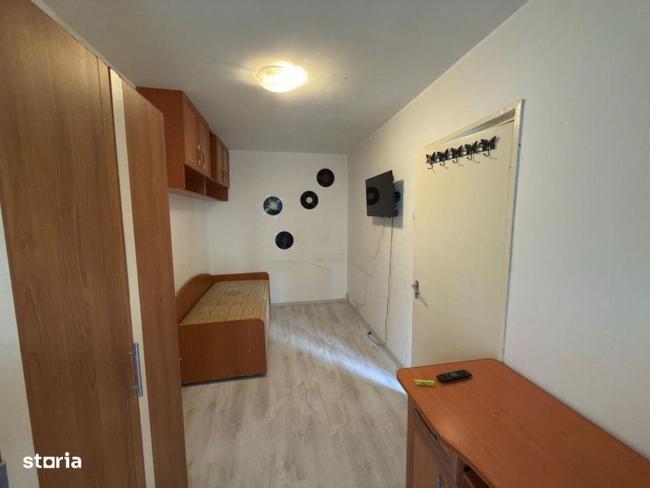 Apartament cu 2 camere, 40 mp, zona Malu Rosu — fotografia 3