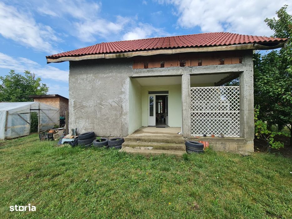 Vand casa cu o camera Vladimirescu Cartierul Florilor.