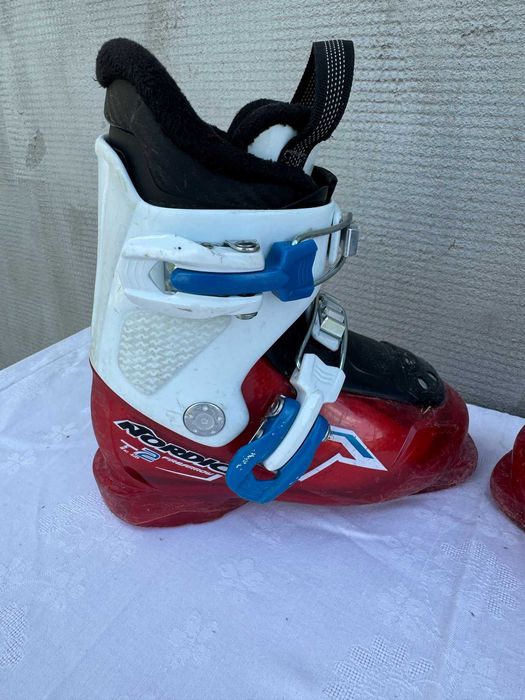 Clapari ski schi copii Nordica Team 2 marime Eur:27 Mondo:17.5