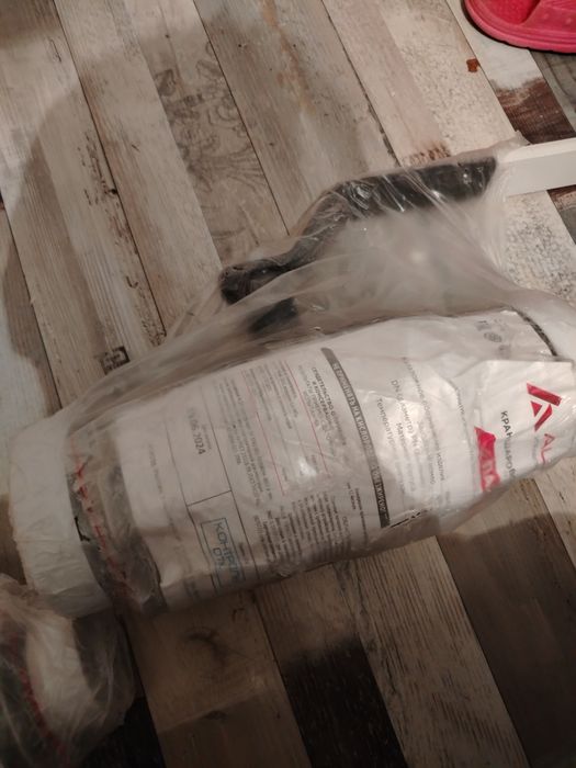 Вентиля, задвижки от десяти тыщь и выше.