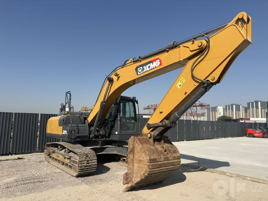XCMG XE205DA ekskavator 2021 yil, zo’r holatda