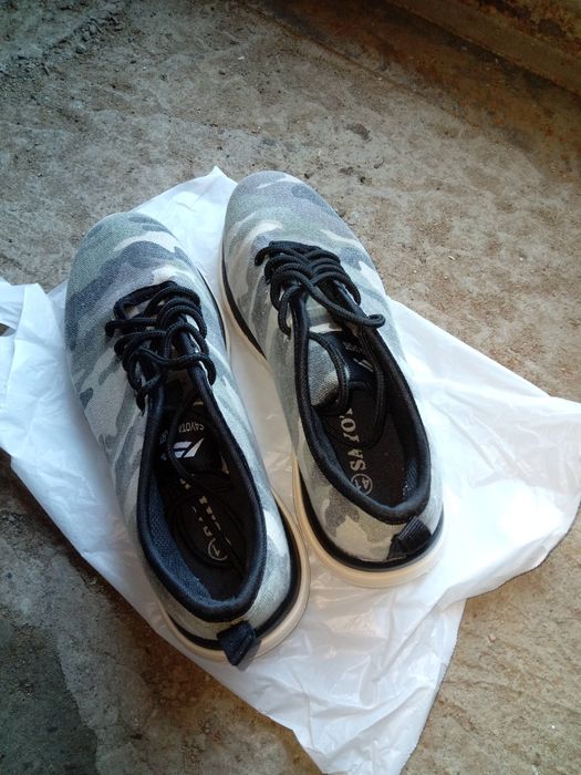 Мужские кроссовки