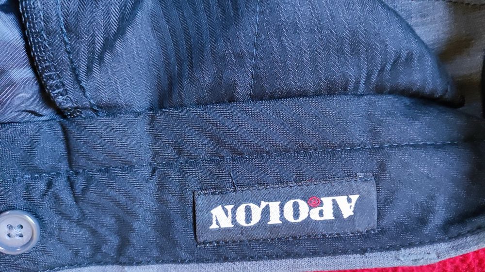 Продавам мъжки официален панталон..