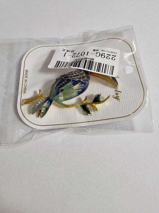 Broșe metalice cu cristale