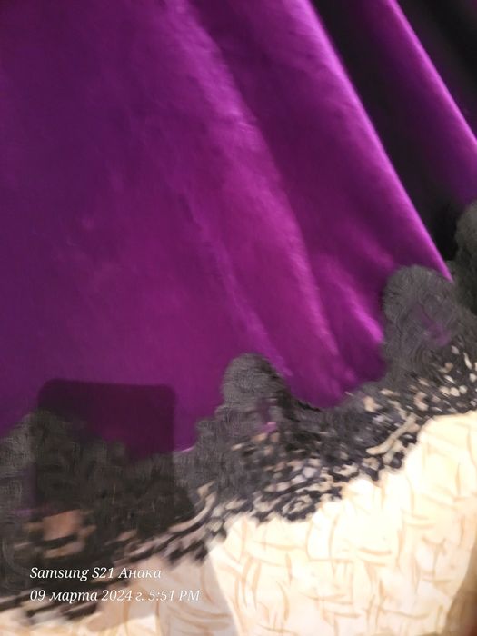 Бархатное платье с кружево