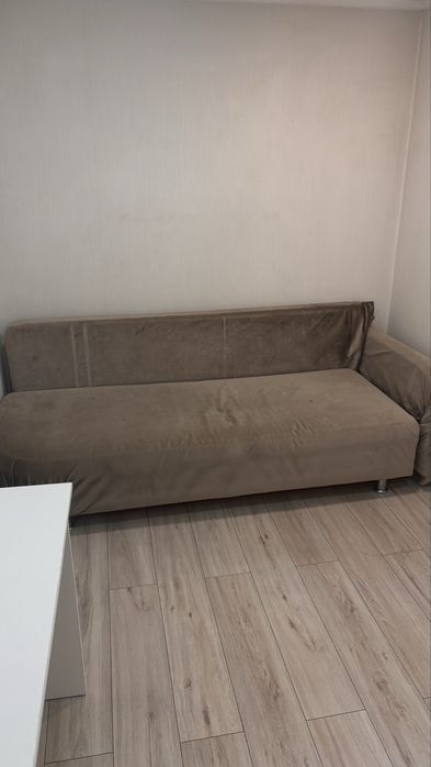 Продам диван срочно самовывоз
