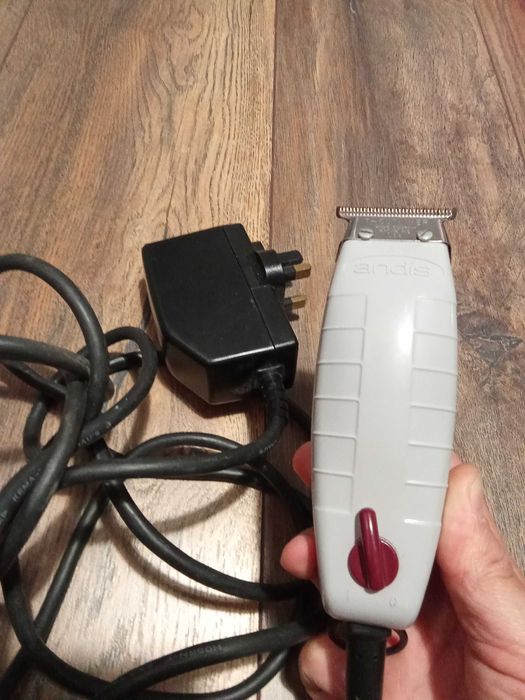 Професионален тример ANDIS T-OUTLINER PRO G-I