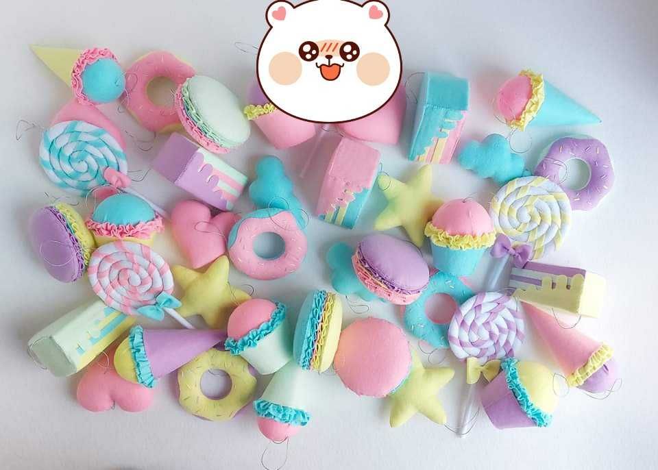 Decoratiuni candy fetru handmade