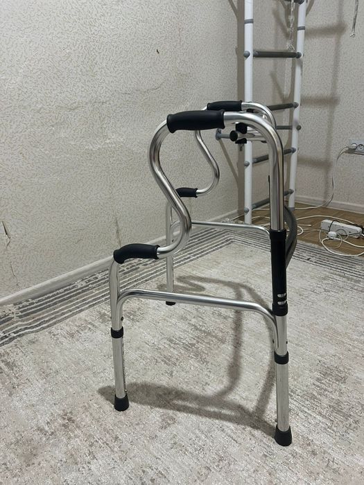 Ходунок для взрослых двухуровневы