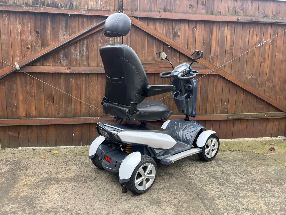 Scuter carut electric pentru persoane dizabilitati handicap batrani