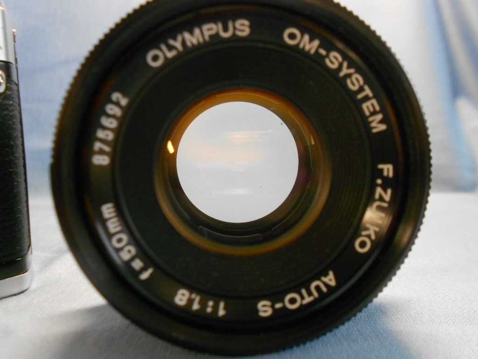 Olympus om10 cu obiectiv zuiko auto-s 1.8 50, aparat foto film clasic