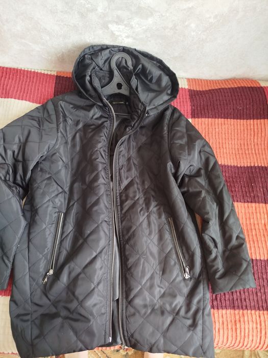 Продам куртку женскую