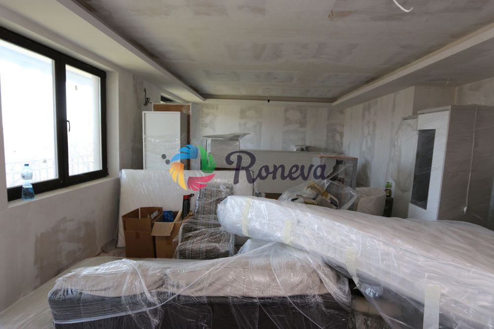 Просторен тристаен апартамент в Приселци