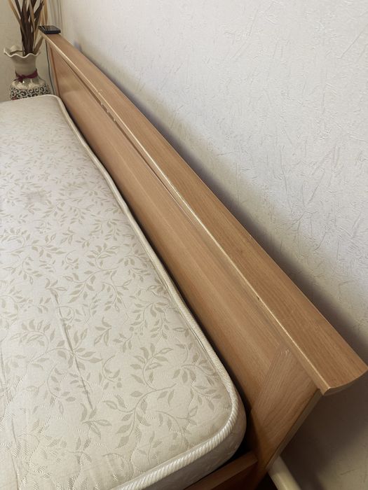 Продам спальный гарнитур