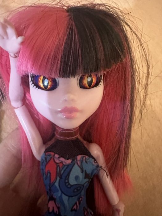 Продам  кукол монстр хай !