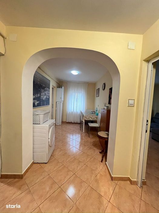 Apartament 2 camere  Bd Bucuresti  - etaj 3/4 - 54 mp - 65000 euro