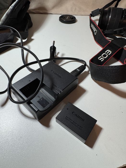 Canon EOS 200D Kit 18–55 IS STM |