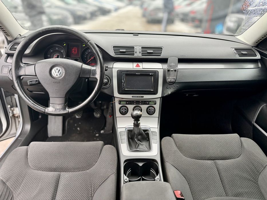 • Vw Passat B6 2008 / Bixenon / Navi / Jante aliaj • Parc Auto / RATE