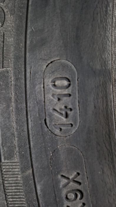 ГУМИ MICHELIN 215 70 15 за кемпер, бус