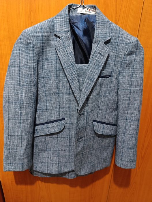 Vând costum copii