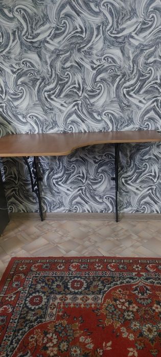 Консоль с кованными ножками