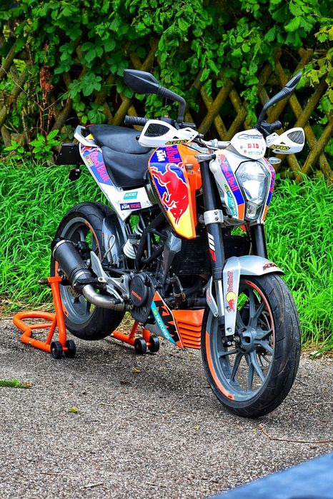 Yamaha yzf 125 mt 125 ktm 125 cbr 125