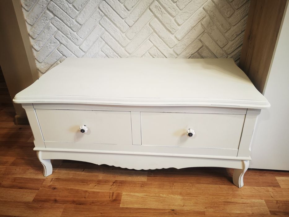 Продавам холен шкаф