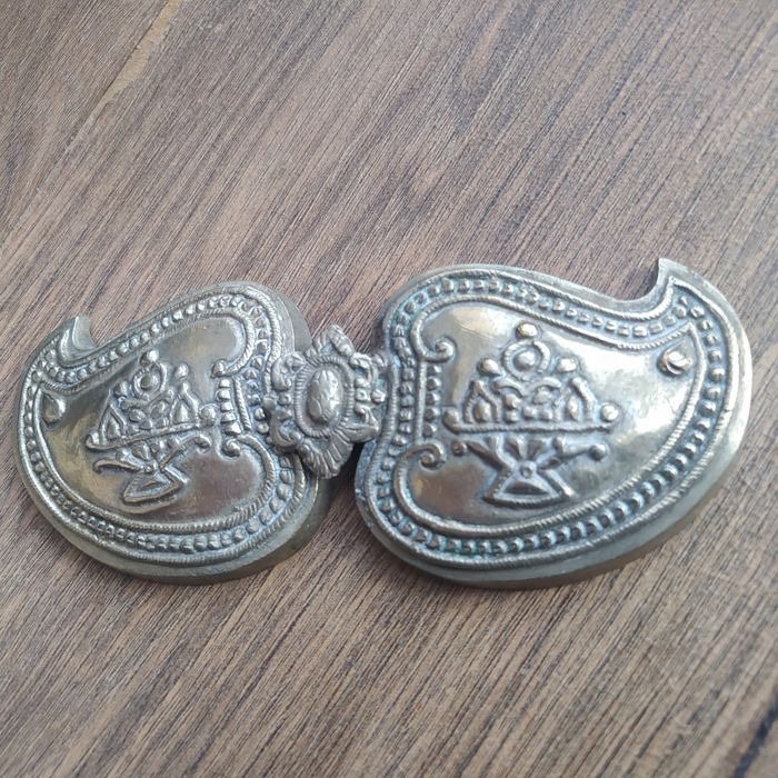 Автентични посребрени пафти