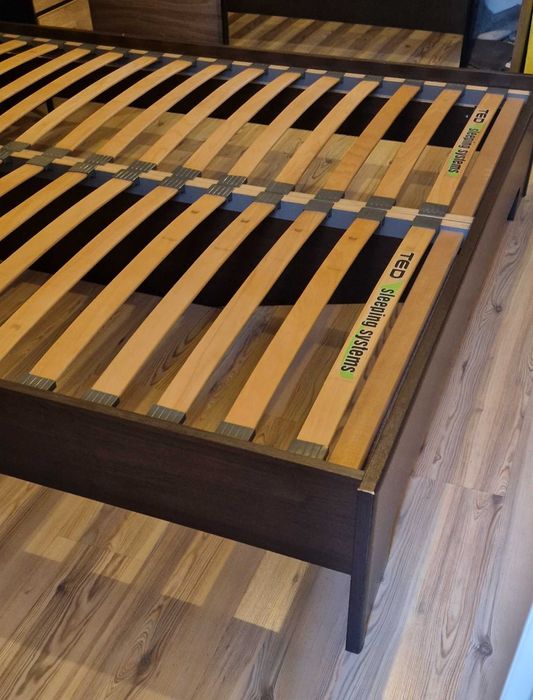 Продава се - спалня + 2 бр. нощни шкафчета