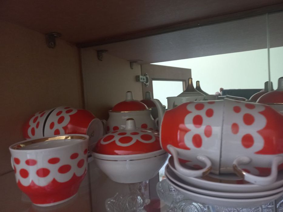 Чинни идишлар сотилади