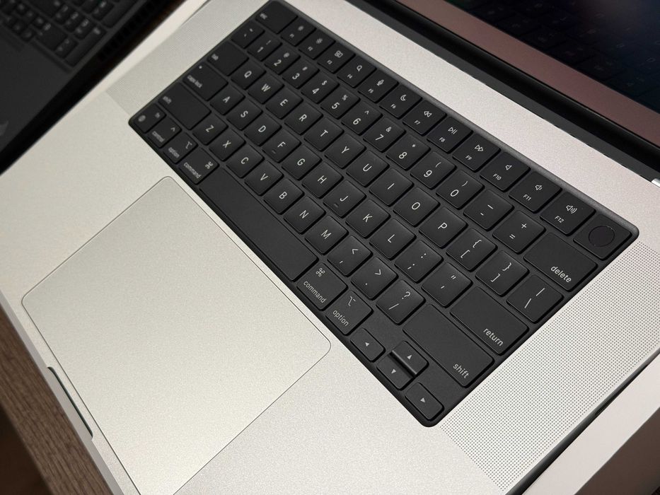 Laptop Apple MacBook Pro 16 (2026) M5 Max 18-core CPU 40-core GPU