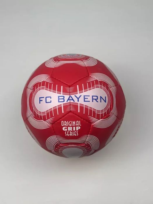 Futbol komanda logotipi tuwurilgan tuplar