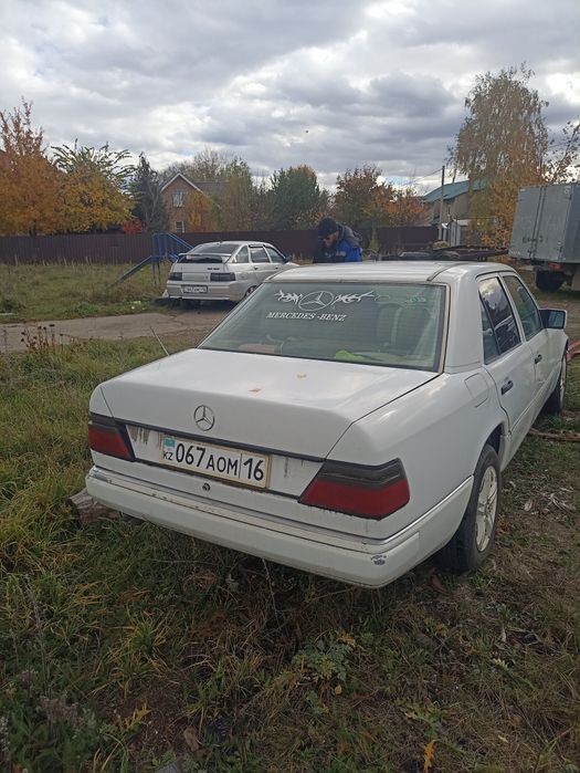 Мерседес E260. На запчасти