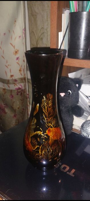 Вазочка с золотыми рыбками