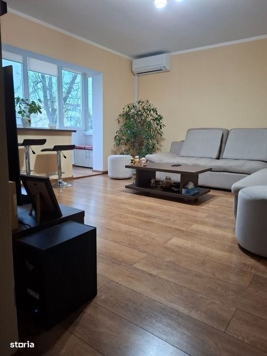 Oferta direct proprietar , apt 4 camere , et 2,mobilat/utilat, Cfectii — fotografia 1
