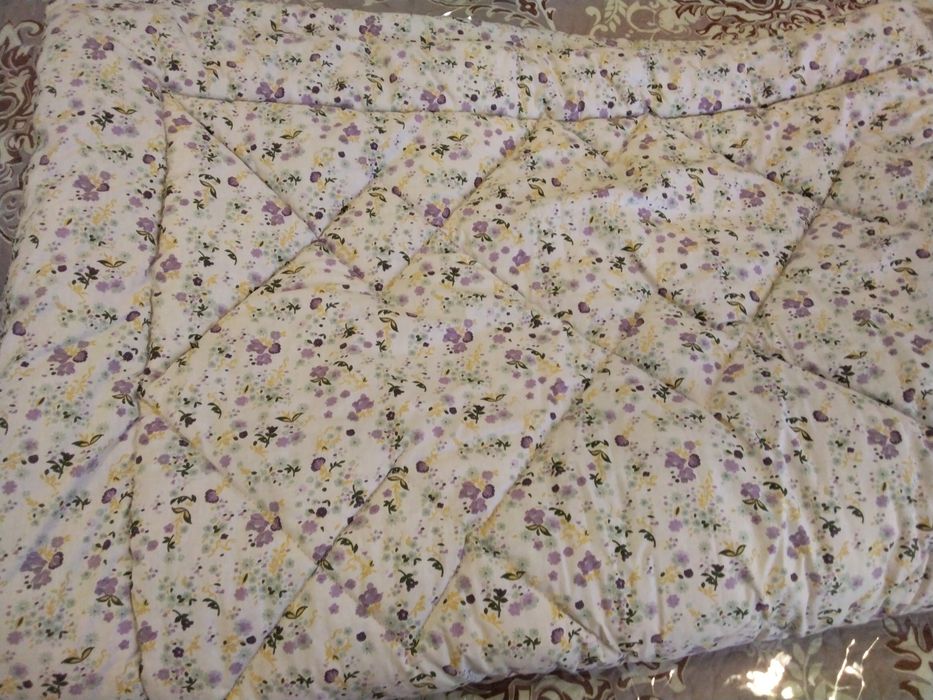 Продам новое одеяло полуторка,шерсть