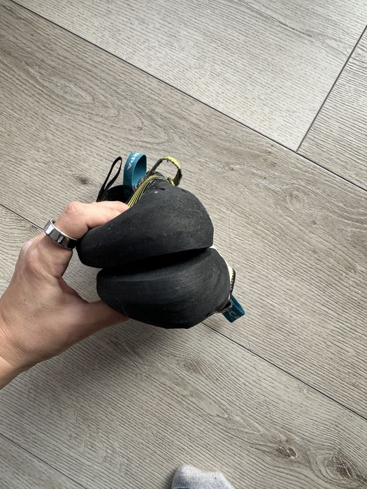 Продам скальники Scarpa Veloce