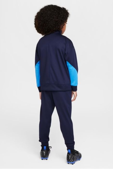 Оригинален екип на  Nike Chelsea! 158/170см.
