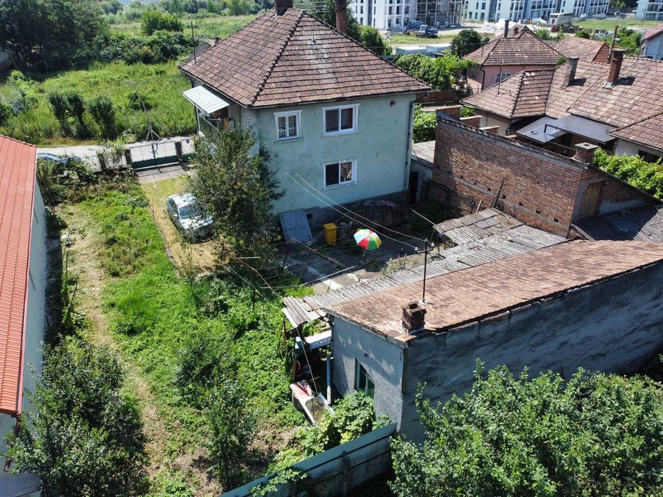 Casa supraetajata pentru doua familii Reghin